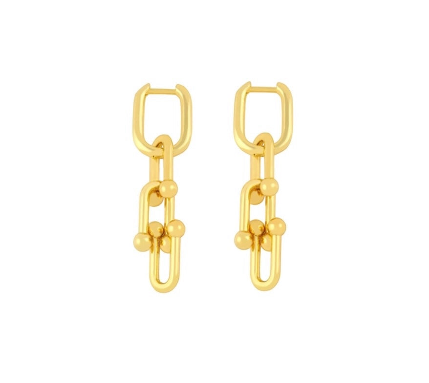 18K GOLD PLATED SHACKLE EARRINGS